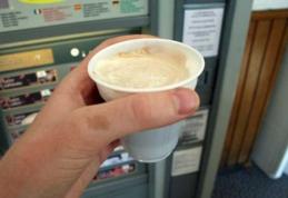 Şi tu bei cafea de la automat? Uite la ce pericole te expui! Acum că ştii, o mai cumperi?