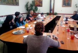 Cenaclul „Editor-Arte” - Răgaz în lumea poeziei! - FOTO