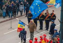 Pompierii botoșăneni au primit Drapelul de Luptă - simbol al onoarei, vitejiei şi gloriei militare! - FOTO