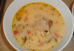 Ciorbă ardelenească cu pui