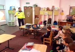 Poliţiştii botoşăneni alături de copii, în „Școala siguranţei TEDI”