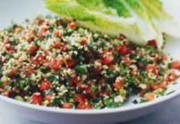 Salată libaneză cu couscous şi pătrunjel 