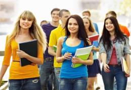 Atenție angajatori! Stimulent financiar pentru cei care încadrează elevi și studenți în perioada vacanțelor