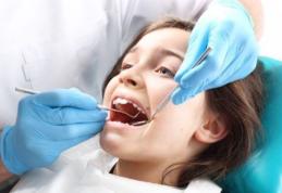 Alimentul banal care-i îmbolnăvește pe copii. „A trebuit să i se scoată toți dinții”