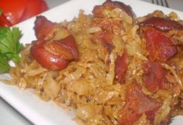 Varză dulce cu carne de porc afumată