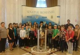 Micii „parlamentari” de Hilișeu Horia în vizită la Senat - FOTO