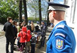 Ziua Porţilor Deschise pentru elevi la Jandarmeria Botoşani - FOTO