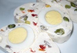 Ruladă aperitiv din brânză dulce