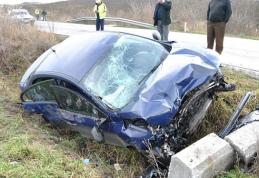 Accident grav! Cinci minore au ajuns la spital după ce profesorul lor a intrat cu mașina într-un cap de pod!