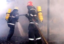  Locuinţă distrusă de o lumânare uitată aprinsă