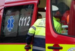 O depășire imprudentă a băgat o familie în spital