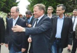 Ministrul agriculturii prezent la Botoșani, la Staţiunea de Cercetare Popăuţi. I-au fost solicitate măsuri pentru protejarea fermierilor - FOTO