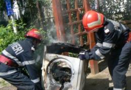 Incendiu generat de un scurtcircuit la o mașină de spălat