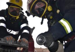 O familie din Darabani a rămas fără acoperiş deasupra capului în urma unui incendiu izbucnit în această dimineaţă