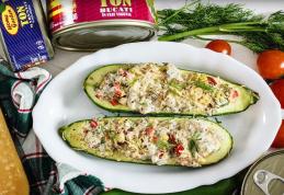 Castraveți umpluți cu ton, paste și legume