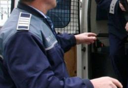 Tânăr de 19 ani reţinut pentru comiterea unor furturi 