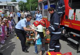 [VIDEO][FOTO]  ISU Botoşani: Informare preventivă în cadrul manifestărilor dedicate Zilei Internaţionale a Copilului