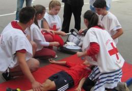 Vezi câștigătorii Concursului de Sănătate şi Prim Ajutor „Sanitarii pricepuţi”