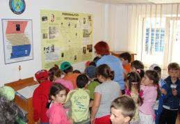 Ziua Porţilor Deschise pentru Copii | Sediul Jandarmeriei invadat de …copii !