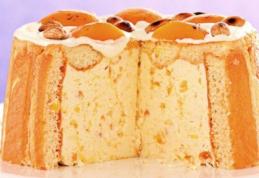 Tort cu caise şi cremă de coniac