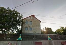 PSD Botoșani: La Mileanca primarul PNL a organizat o secție de votare la etaj, fără rampă pentru persoanele cu dizabilități