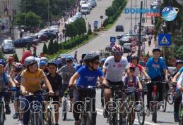 Municipiul Dorohoi invadat de copii pe două roți la „Parada bicicletelor” 2016 - VIDEO / FOTO
