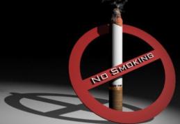 Fumatul în spaţii publice ramâne interzis toată vara