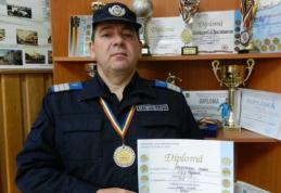 Jandarm botoşănean pe podium la tirul cu pistolul Carpaţi