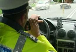 Urmărire în trafic a unui conducător auto care nu a oprit la semnalul poliţiştilor
