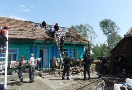 Pompierii botoşăneni intervin în sprijinul populaţiei din Sinăuţi, comuna Mihăileni - FOTO