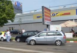 Accident la Botoșani în zona Carrefour! Un bebeluș a ajuns la spital! 