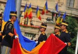 Prefectul anunţă ceremonialul dedicat Zilei Drapelului Naţional