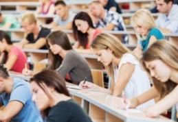 Un profesor britanic explică ce se întâmplă cu studenţii români din Anglia
