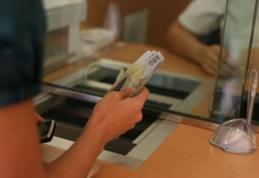 Veste bună pentru angajați: Băncile nu mai pot bloca conturile de salarii