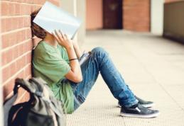 Cei care nu au luat examenul de Bacalaureat vor primi bani de la stat timp de şase luni