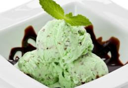Parfait de înghețată cu mentă și fistic