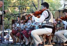 Încep înscrierile la Festivalul național de Folclor „Cântă de răsună lunca” - ediția XXVII