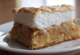 Prăjitură cu mere și bezea