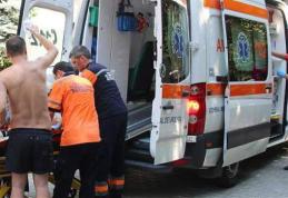 Angajat al Urban Serv Botoşani transportat la spital după ce şi-a pierdut cunoştinţa şi s-a lovit la cap