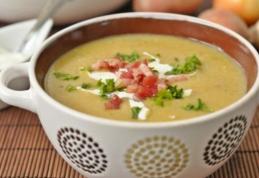 Supă de cartofi cu kaizer și usturoi