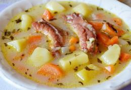 Ciorbă cu afumătură