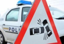 Accident violent cu trei victime în județul Botoșani! O mașină a intrat într-un microbuz