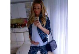 Bianca Drăgușanu şi-a arătat, în sfârşit, burtica. Mai are o lună şi jumătate până când va naşte