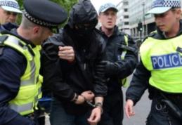 Doi români, tată și fiu, condamnați în Marea Britanie pentru că au transformat o poloneză însărcinată în sclava lor