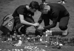 Un suporter dinamovist de 18 ani a murit după ce a fost lovit cu o sticlă în cap la finalul meciului cu Steaua