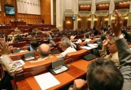 Deputații și-au schimbat programul: Luni și marți - plen; miercuri și joi - lucrări în comisii