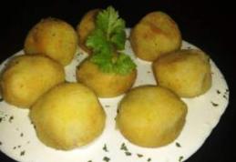 Chiftele de carne îmbrăcate în cartofi