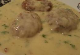 Chifteluțe cu sos de smântână și ciuperci