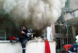 Incendiu la parterul unui bloc, în această dimineață. Opt persoane evacuate!