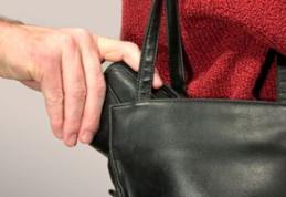 Minorii români, spaima buzunarelor din Paris